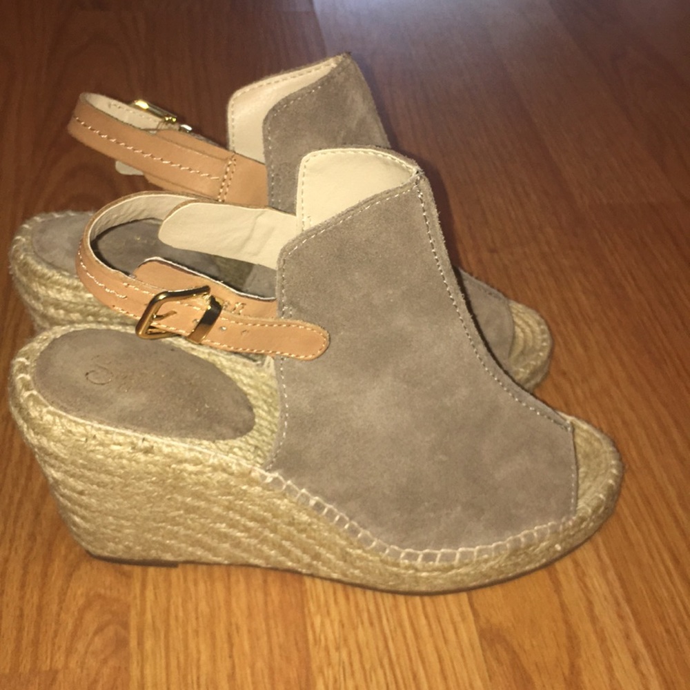 Shoes - Picture 2 of 3